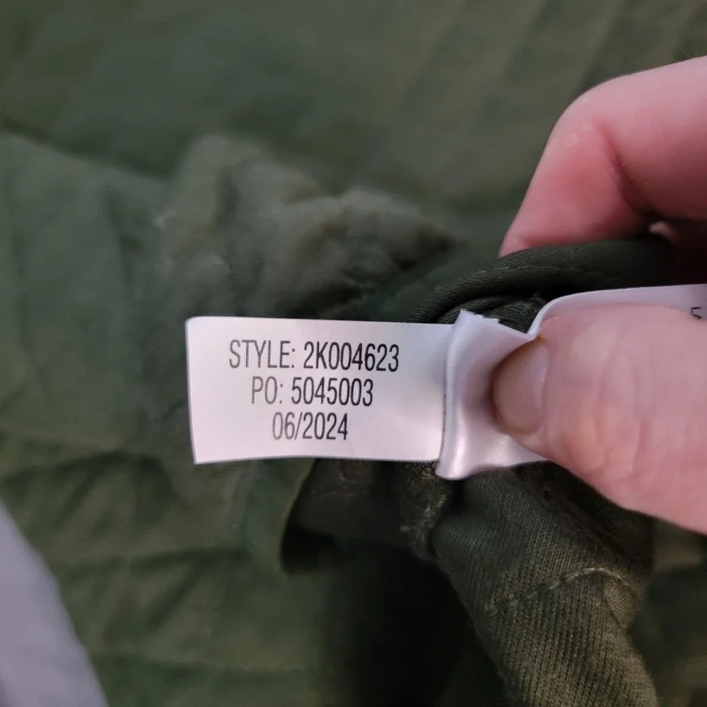 Vineyard Vines item pre